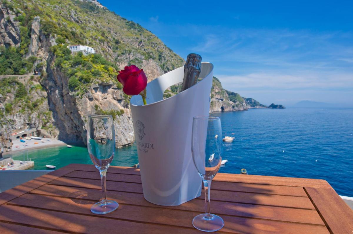 Romantic Room - Housity