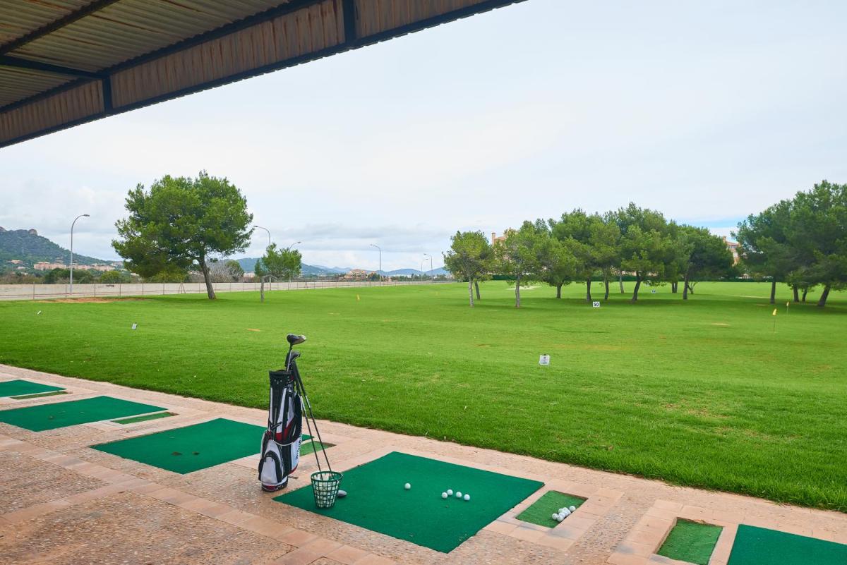 Instalaciones para jugar al golf en el hotel o alrededores
