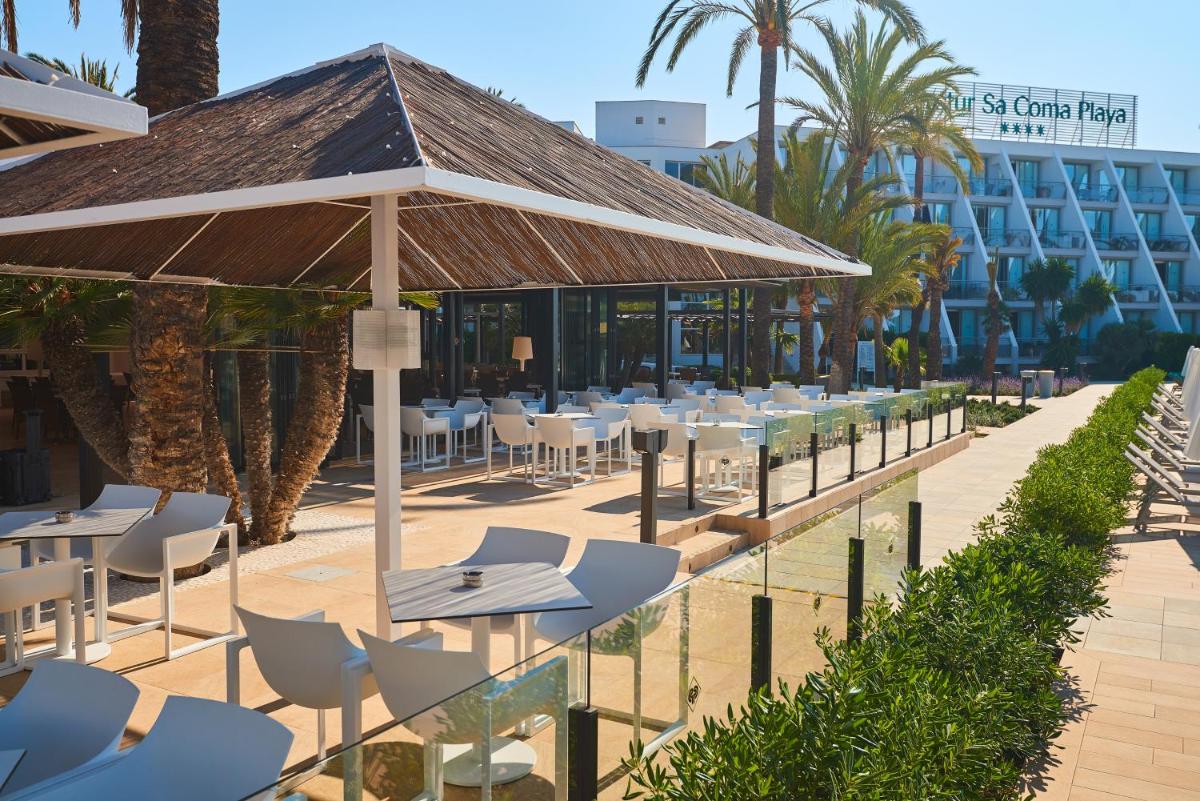Un restaurante o sitio para comer en Protur Sa Coma Playa Hotel & Spa