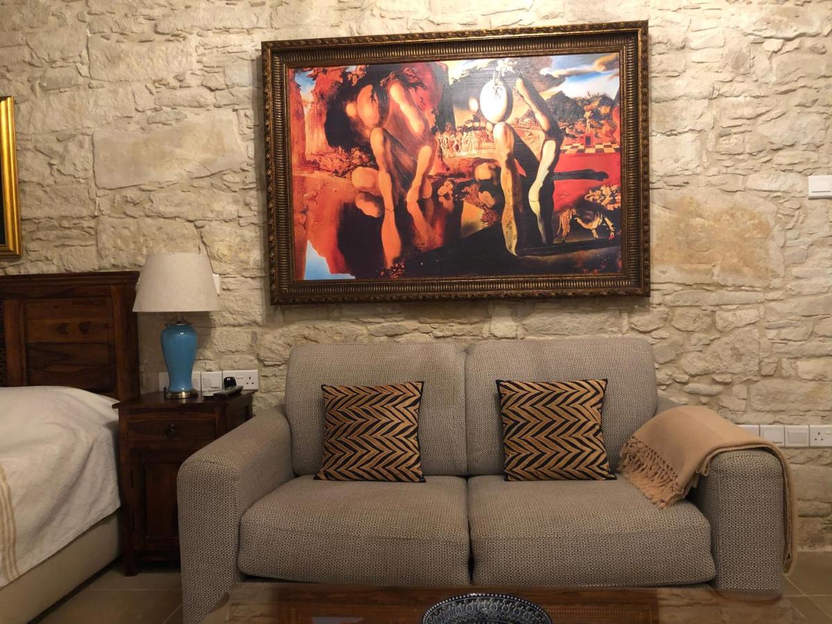 Niki's House - Housity