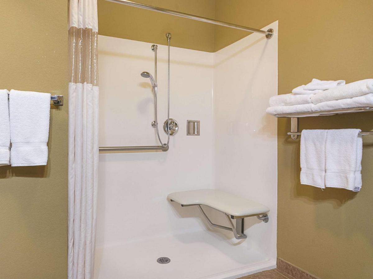 La Quinta by Wyndham Trinidad - Housity