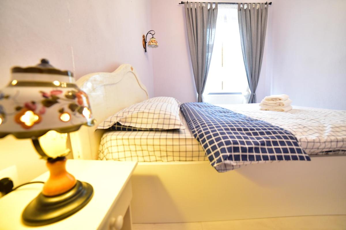 FLH - Anna's Guest House - Housity