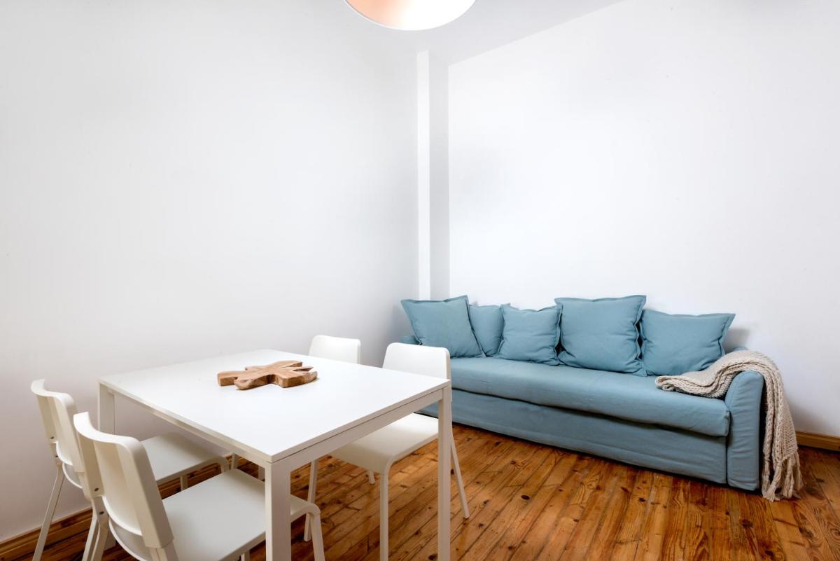 The WHITE APARTMENT - Bogoridi Main Street - Housity