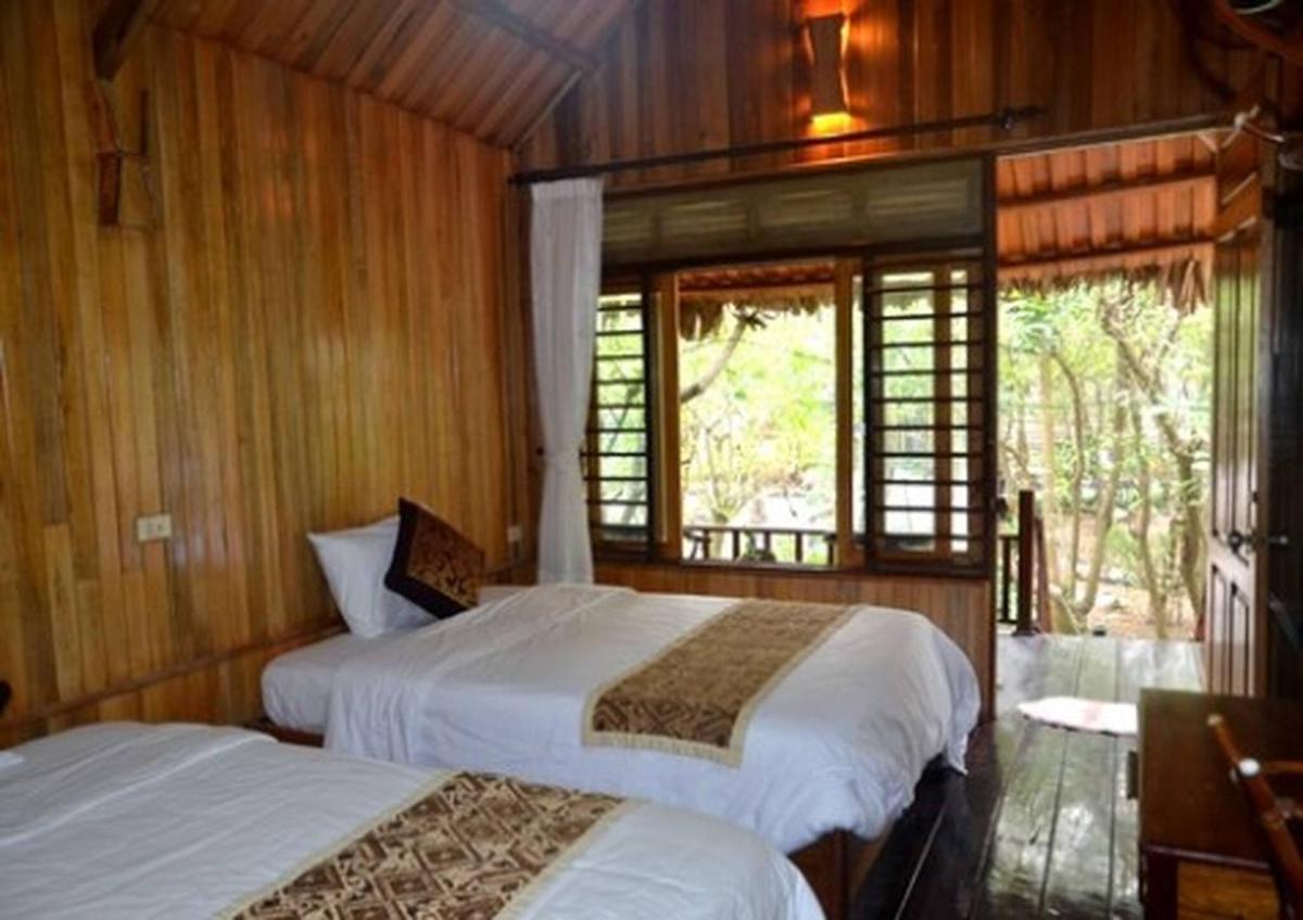 Room in Boat - Halong Bay Deluxe Cruise Bungalow on Island - Housity