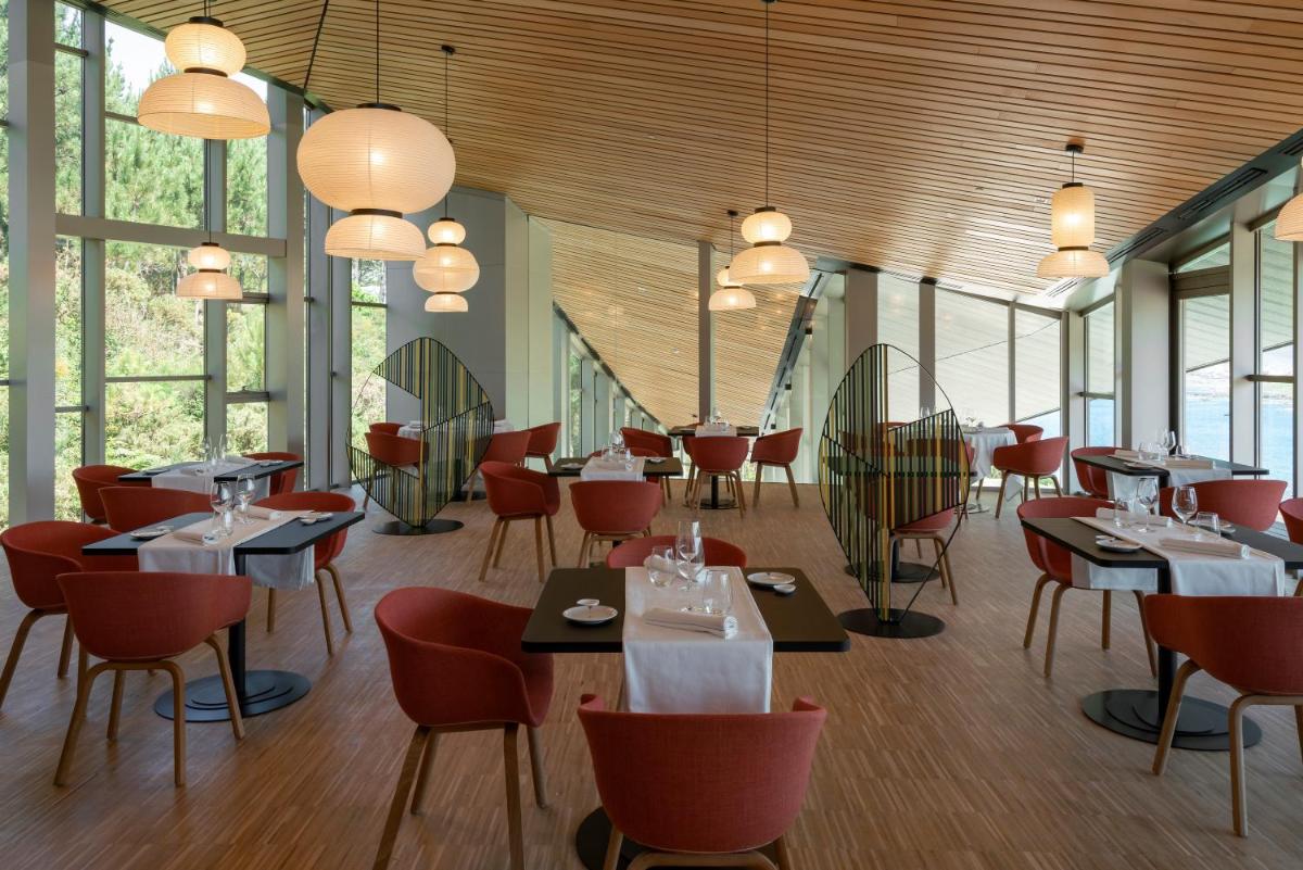 Un restaurante o sitio para comer en Parador Costa da Morte