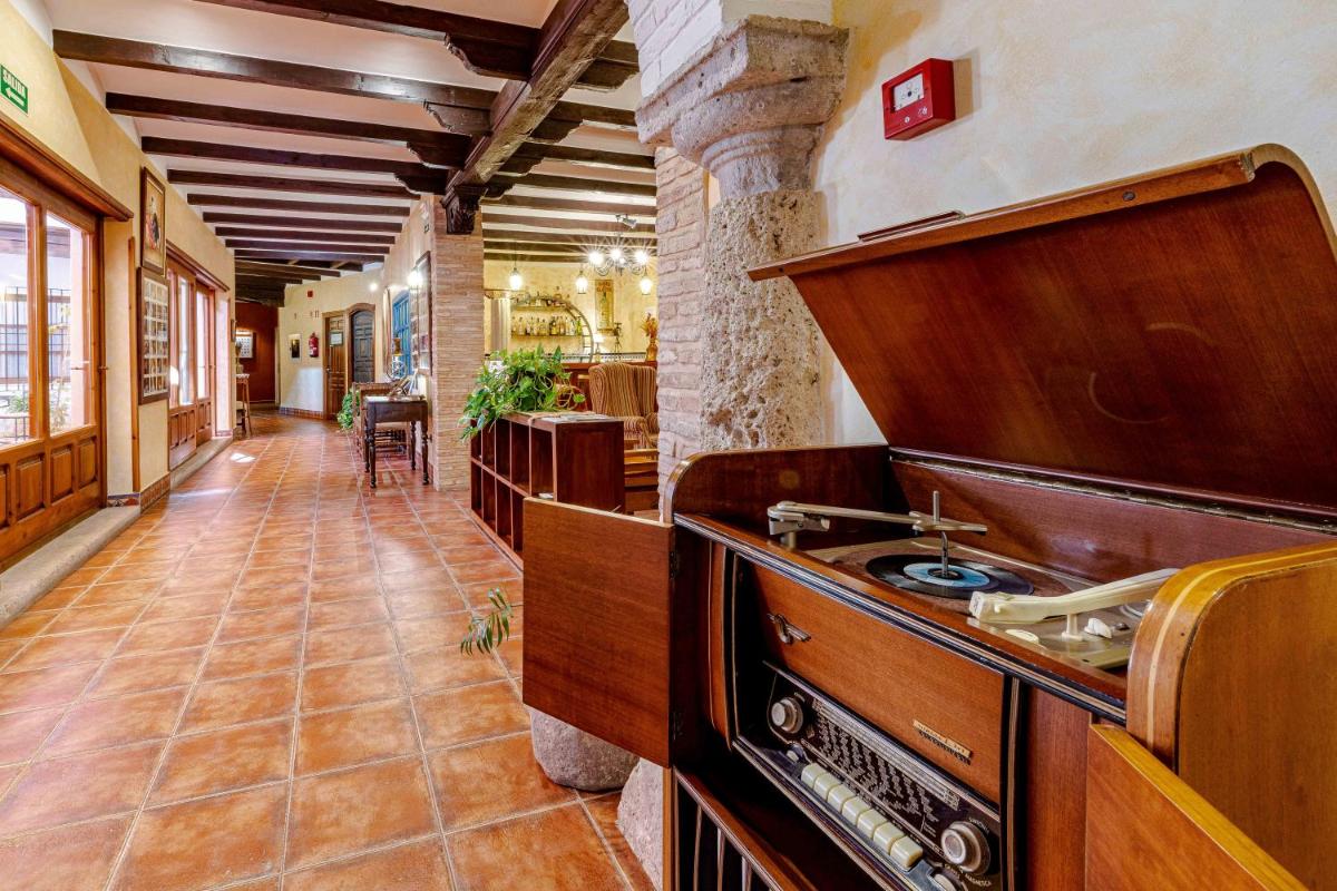 Hospedium Hotel Retiro del Maestre - Housity