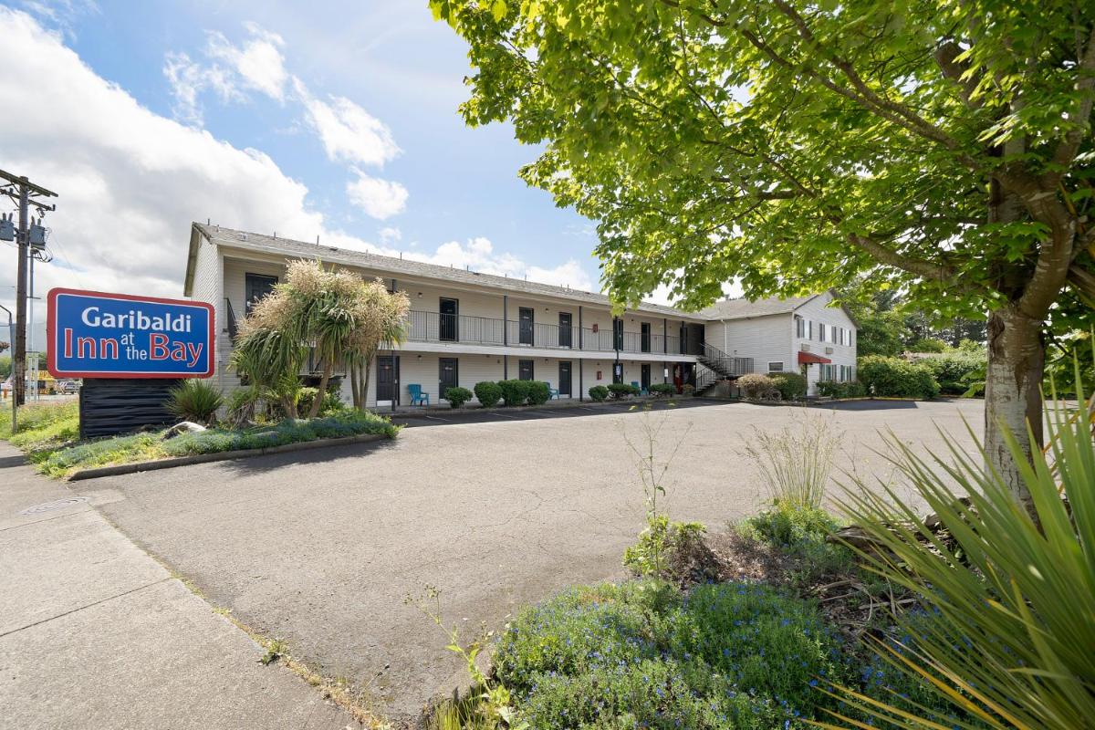 Garibaldi Inn at the Bay - Housity