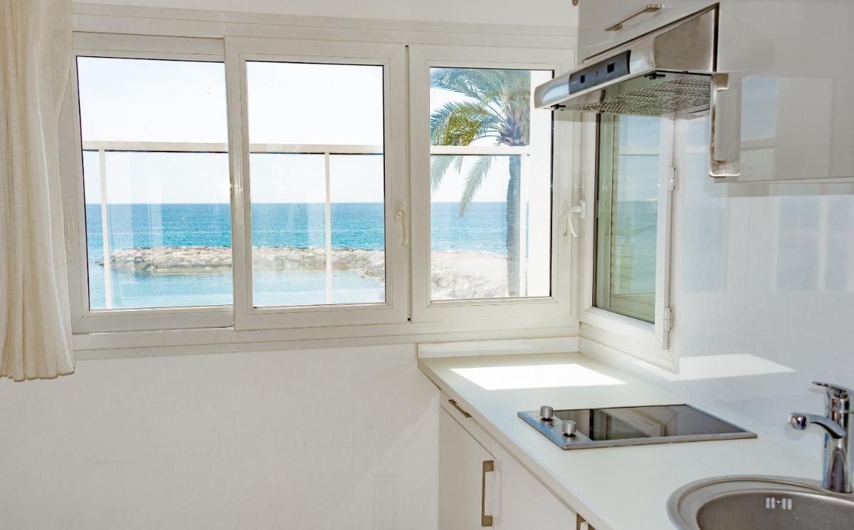 Hotel et Appartements Reine D'Azur - Housity
