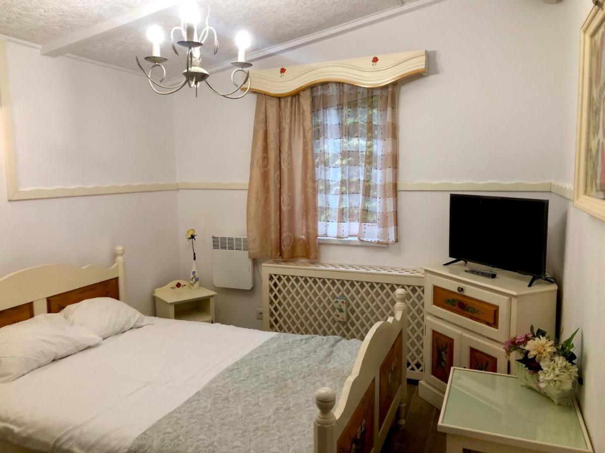 Vila Horia Bradet - Housity
