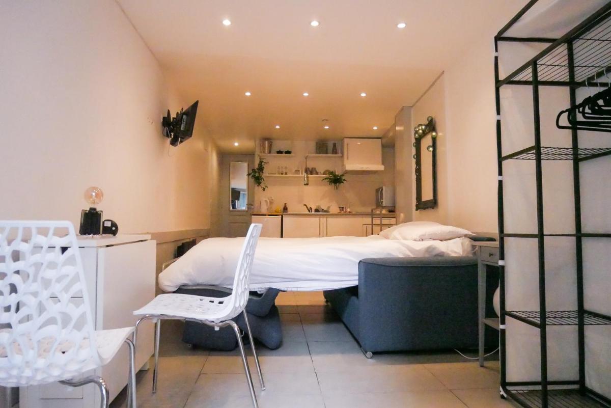 LE STUDIO - La Roquebrussanne - Housity