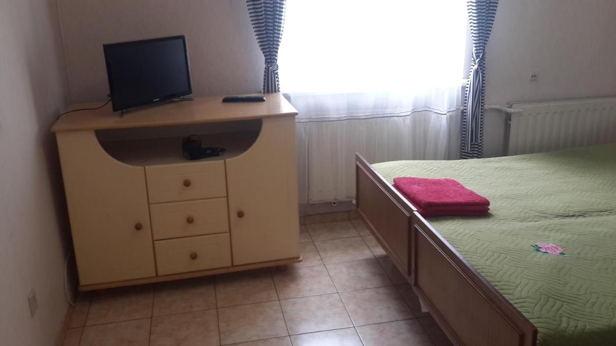 U samogo moria - Housity