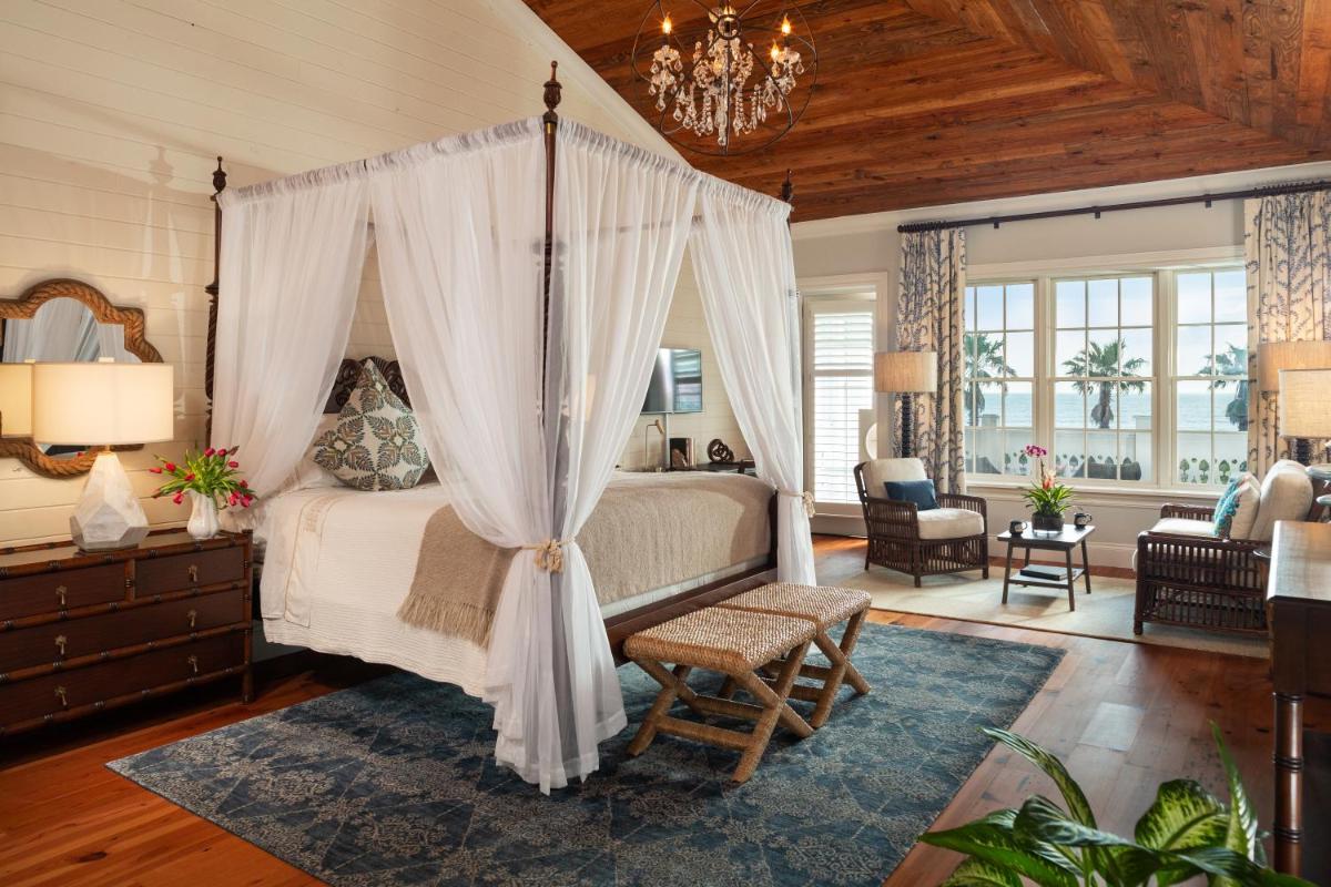 Port d'Hiver Bed and Breakfast - Housity