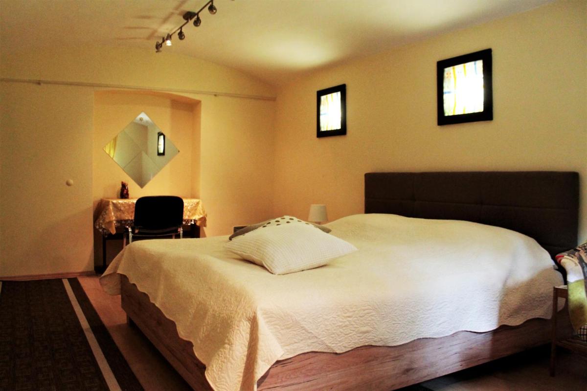 Suitetrails - Nattache Studio Apartment Basment