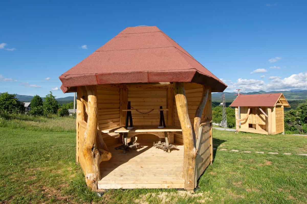 Camp The sunrise hill - Housity