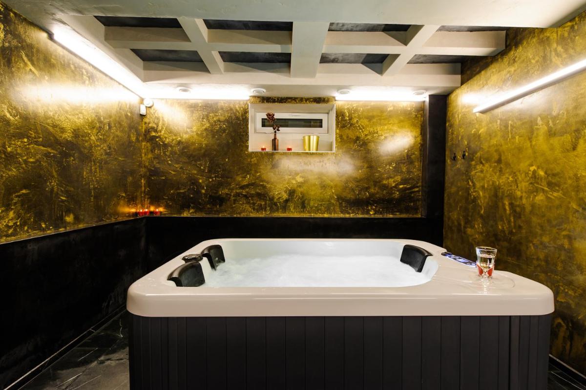 Apartments in Kaunas city centre with Jacuzzi bath - Housity