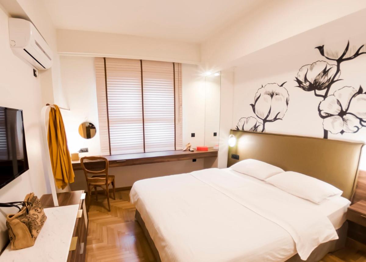 Gaia Athens - Hizvo