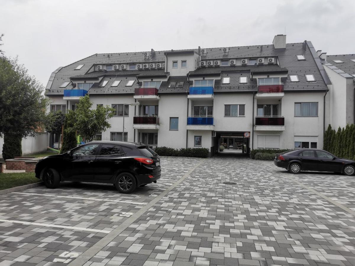 Szabó Apartman - Housity