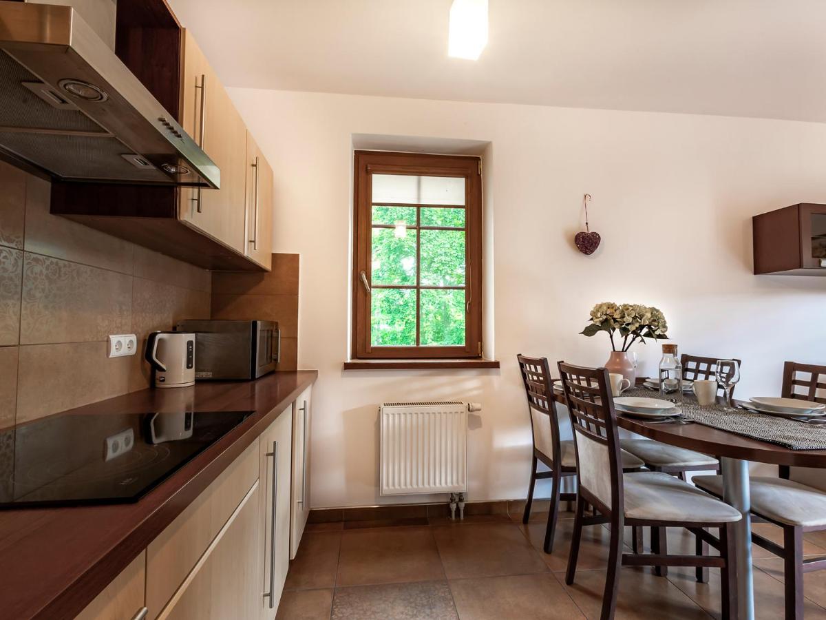 VacationClub - Nadrzeczna 2B Apartament 4 - Housity