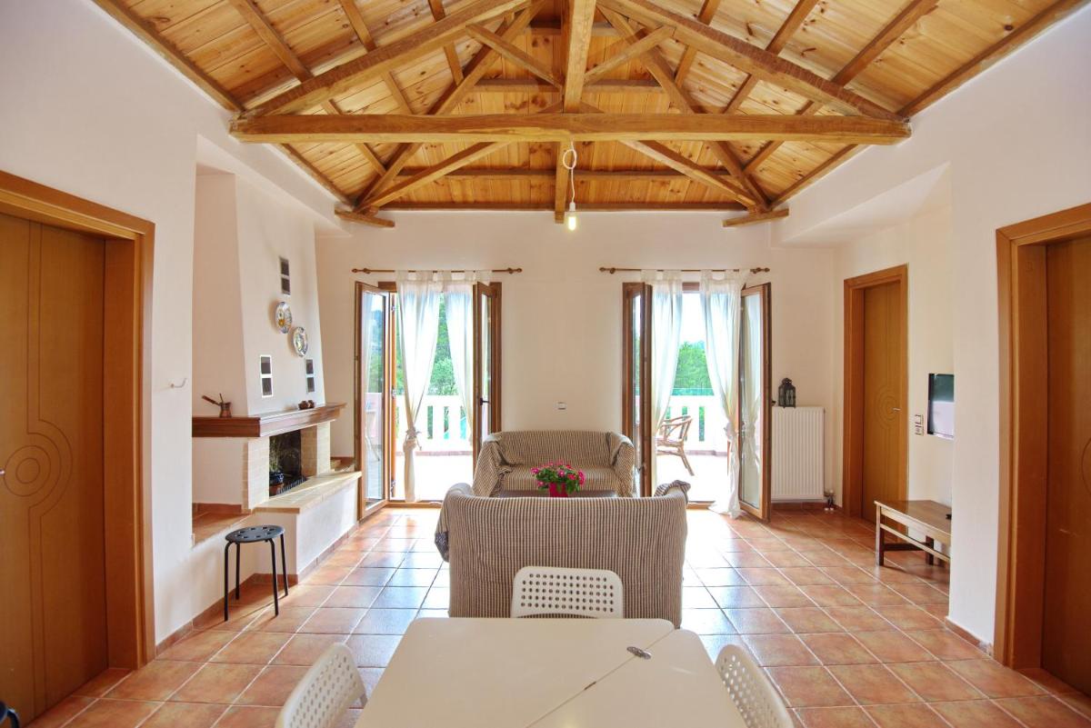 The Pine Tree House - Housity