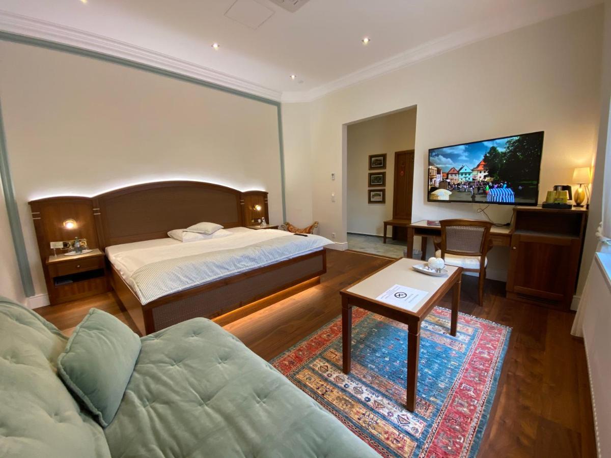 Hotel Hessischer Hof - Housity