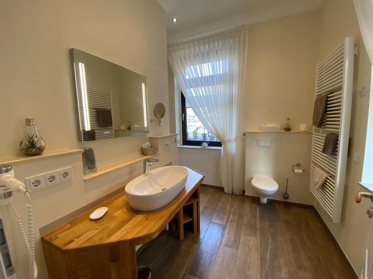 Hotel Hessischer Hof - Housity