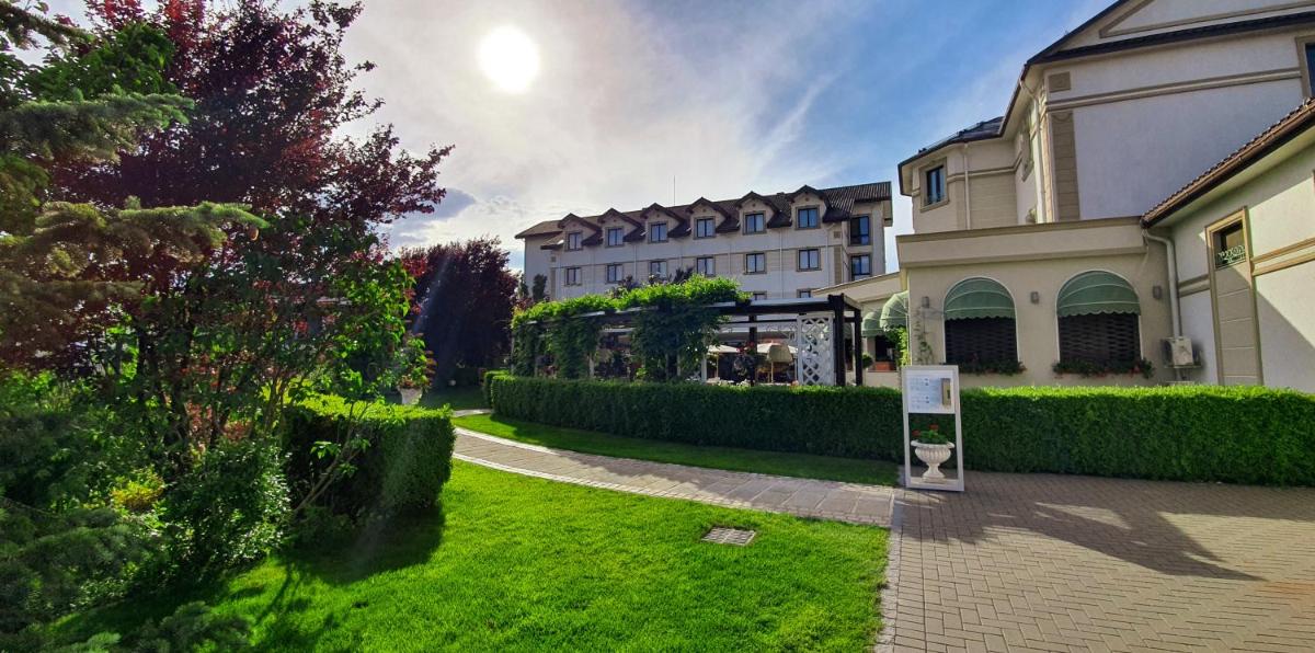 Hotel Sonnenhof - Housity