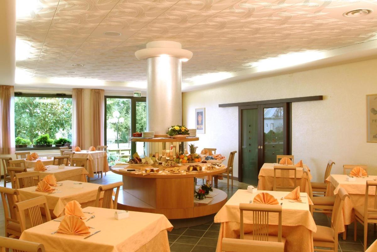 Hotel Torresi - Housity