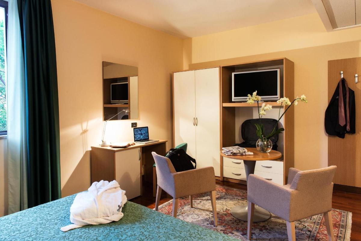 Hotel Torresi - Housity