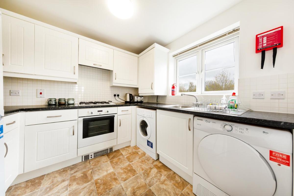 Bristol 2 Bedroom Apartment FREE PARKING - Housity