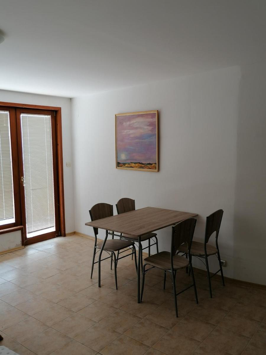 Sunny Southern Apartment - Housity