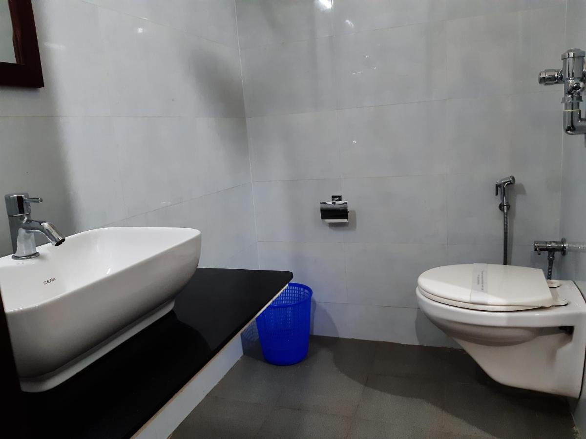 Bharat Hotel - Housity