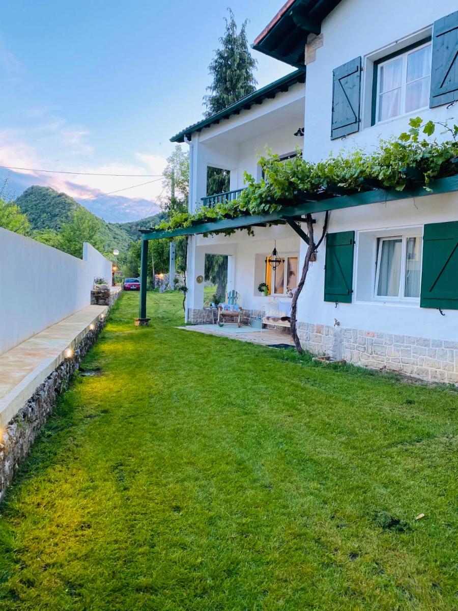 Maison Chic the Basque Bed and Breakfast - Housity