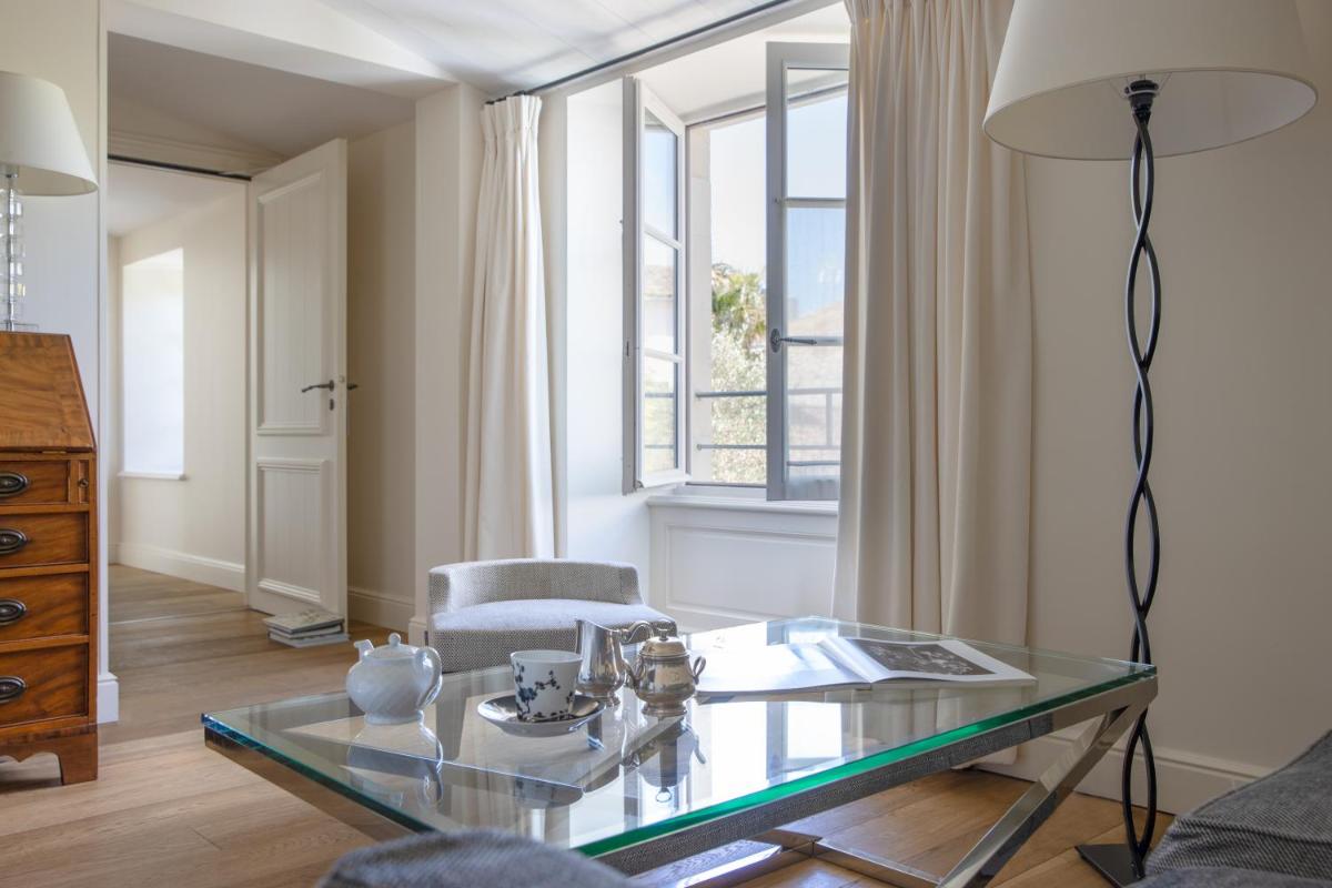 Coin salon dans l'établissement Villa Clarisse & Spa by Olivier Claire