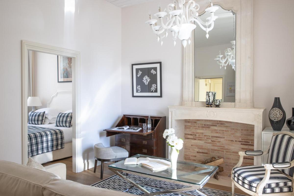 Coin salon dans l'établissement Villa Clarisse & Spa by Olivier Claire