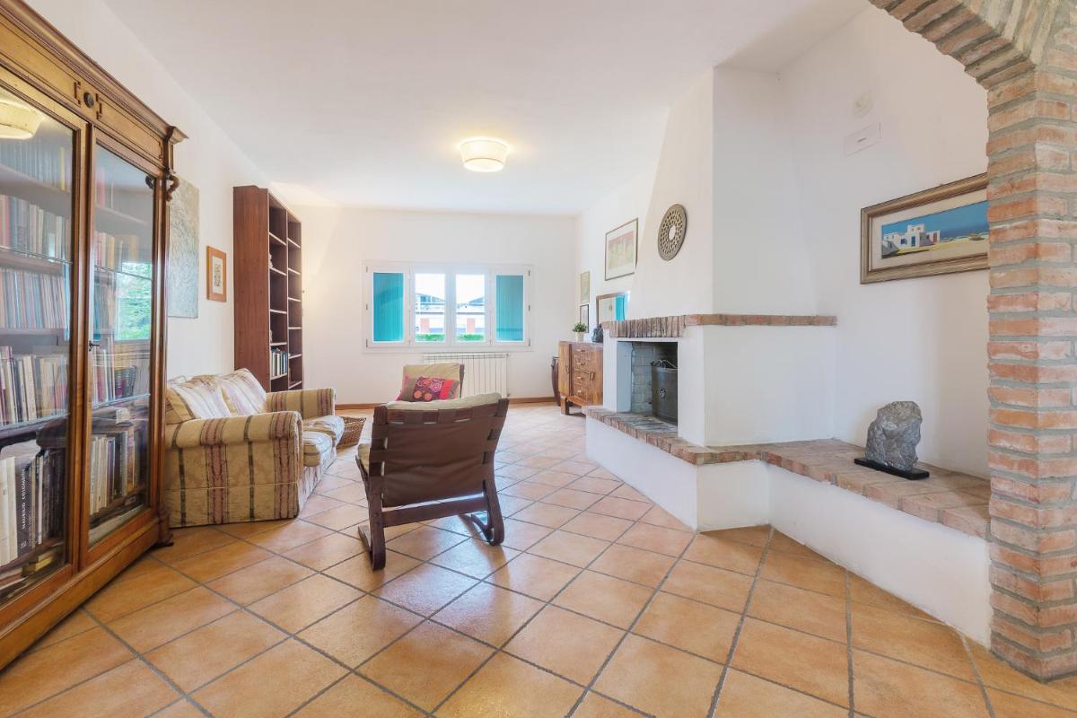 Casolare di Campagna con parcheggio e giardino - Housity