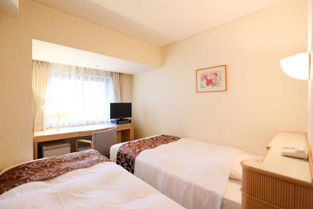 Hotel Hiroshima Garden Palace - Housity
