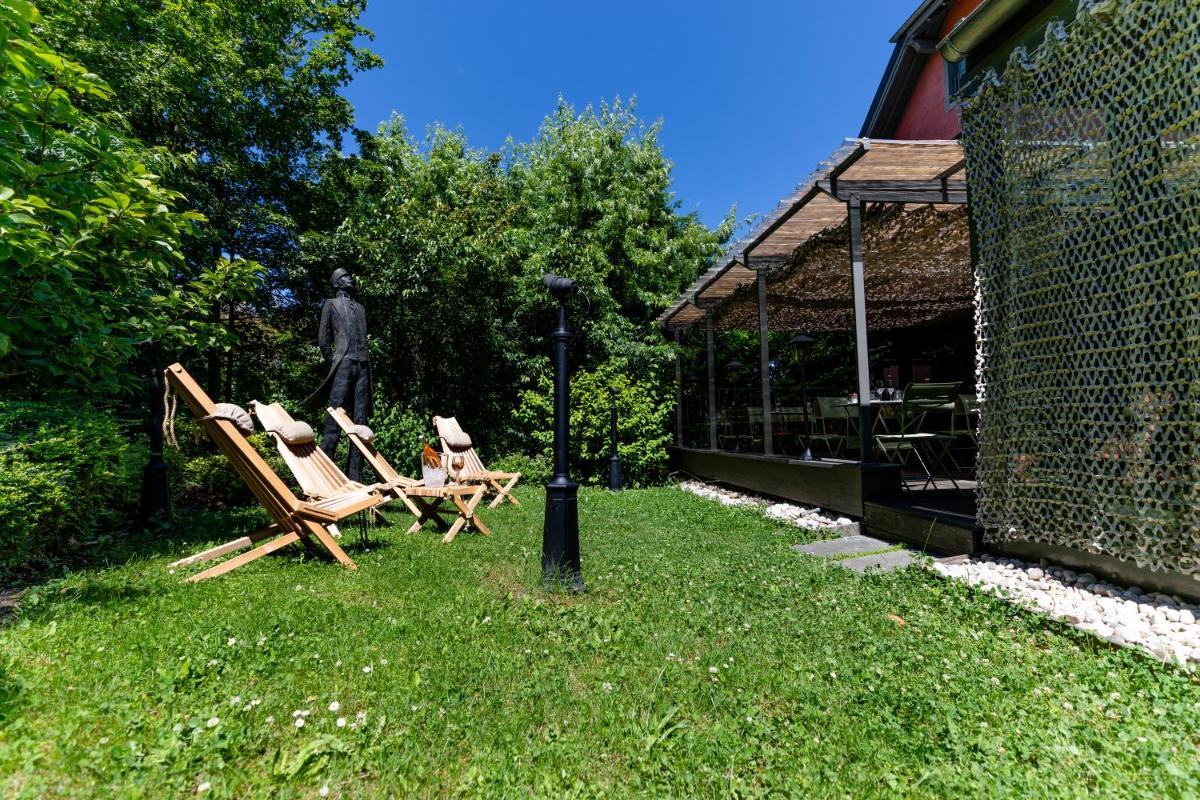 Jardin de l'établissement La Maison Rouge