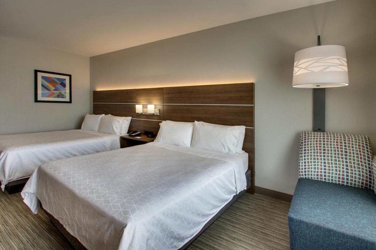 Holiday Inn Express Hotel & Suites Waukegan/Gurnee, an IHG Hotel - Housity