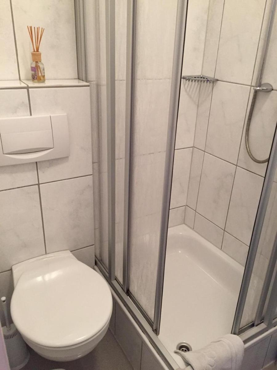 Gästezimmer Elly Dostert - Housity