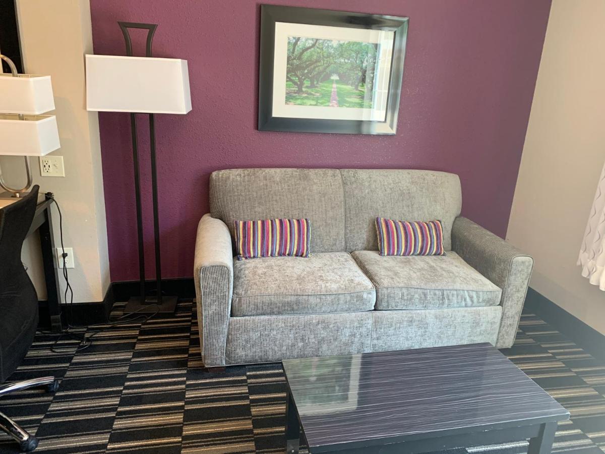 La Quinta by Wyndham West Monroe - Housity