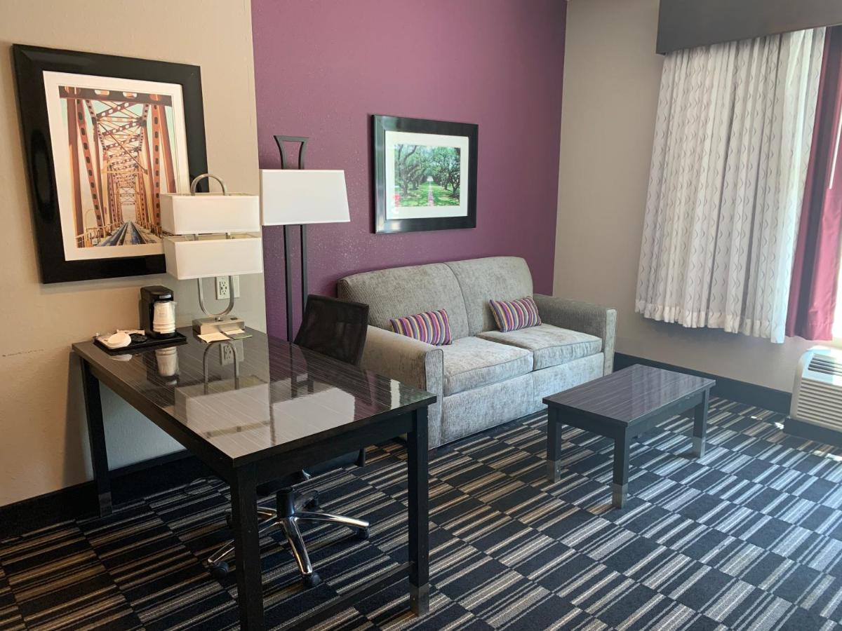 La Quinta by Wyndham West Monroe - Housity