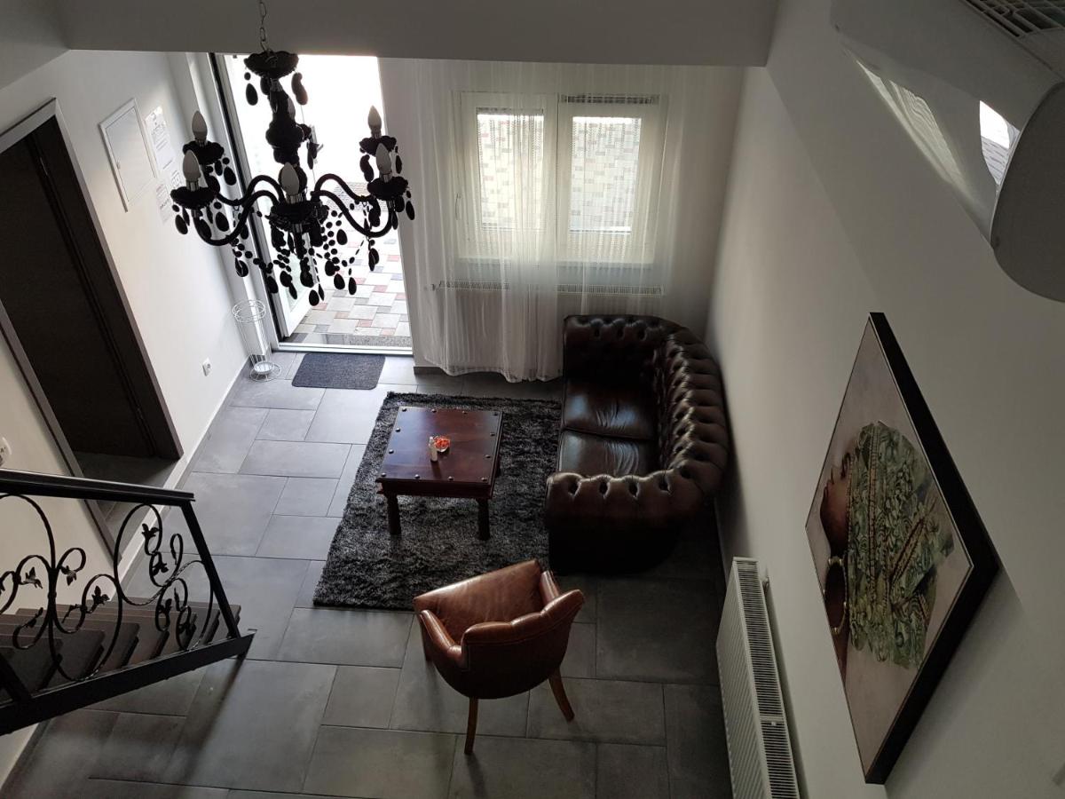 Central Luxury Apartments - Housity
