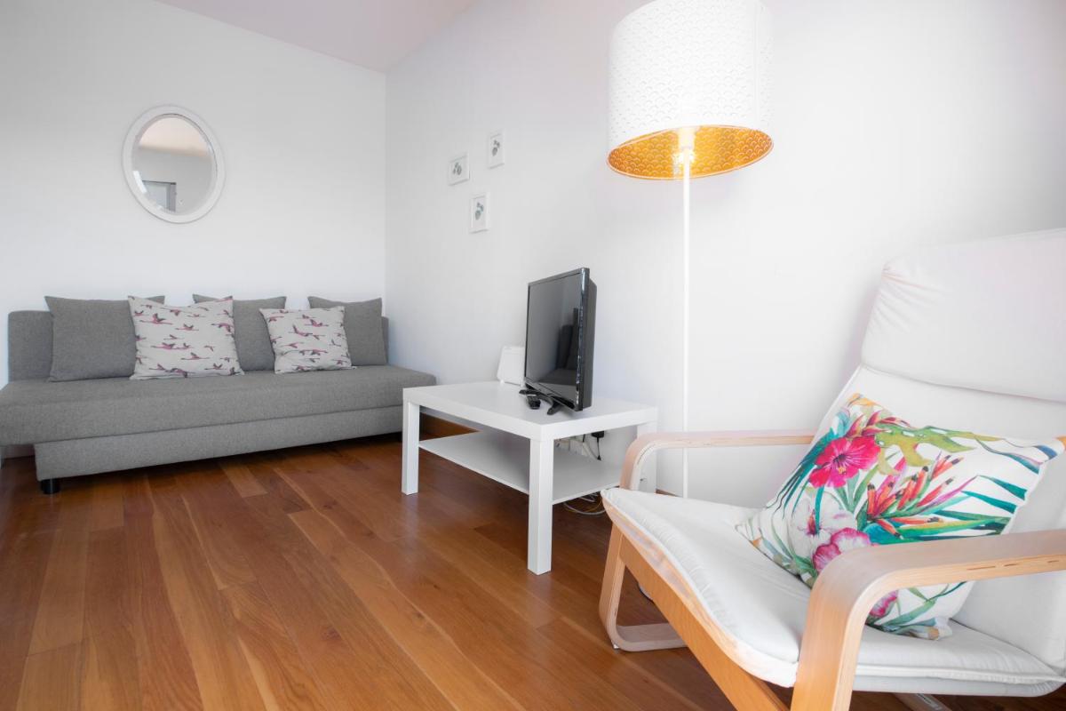 Suitetrails - Modern Apartment with Spacious Terrace