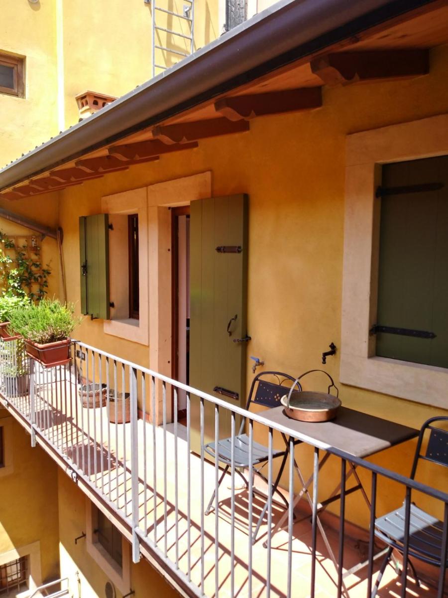 GECKO'S BALCONY - Housity