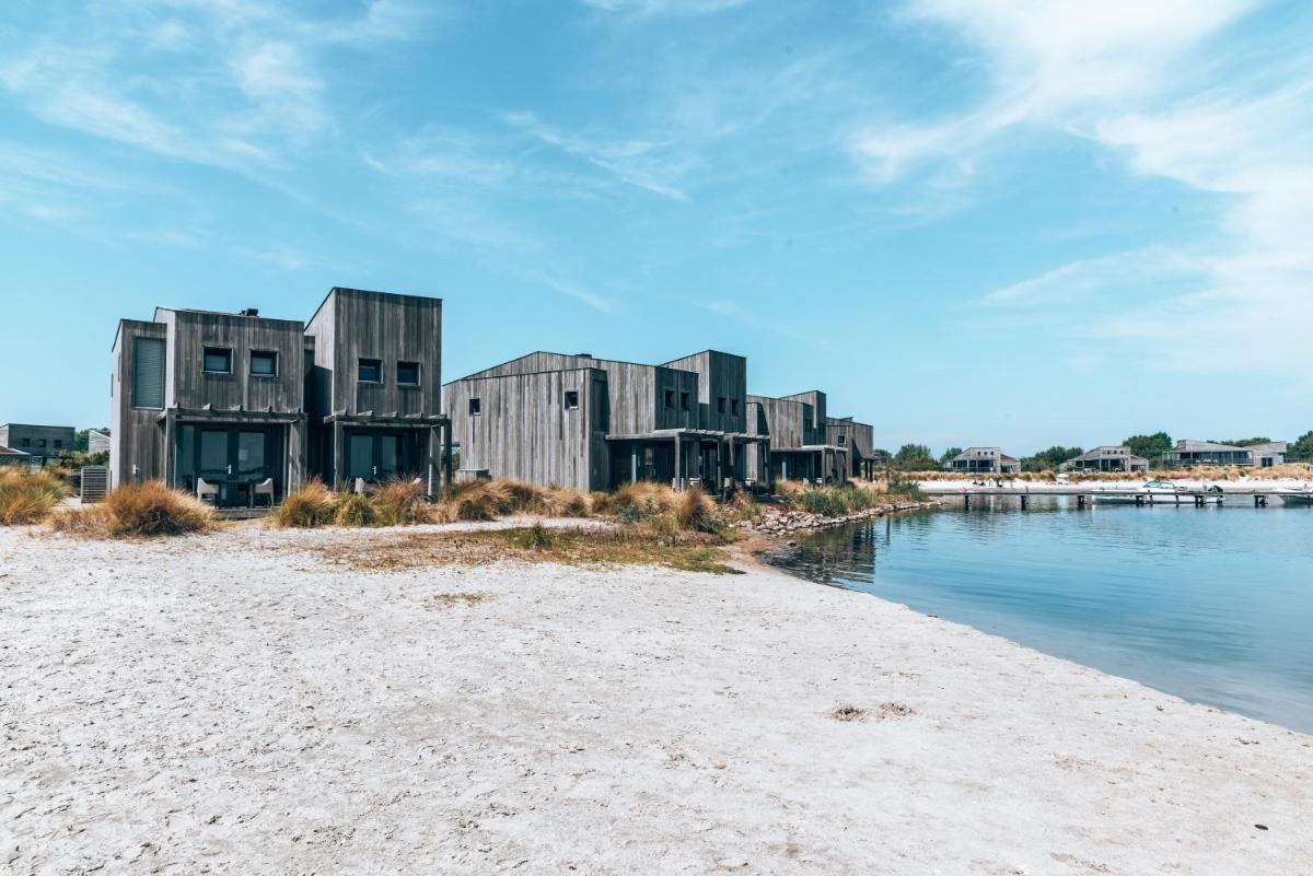 Oasis Punt-West Hotel & Beach Resort - Housity