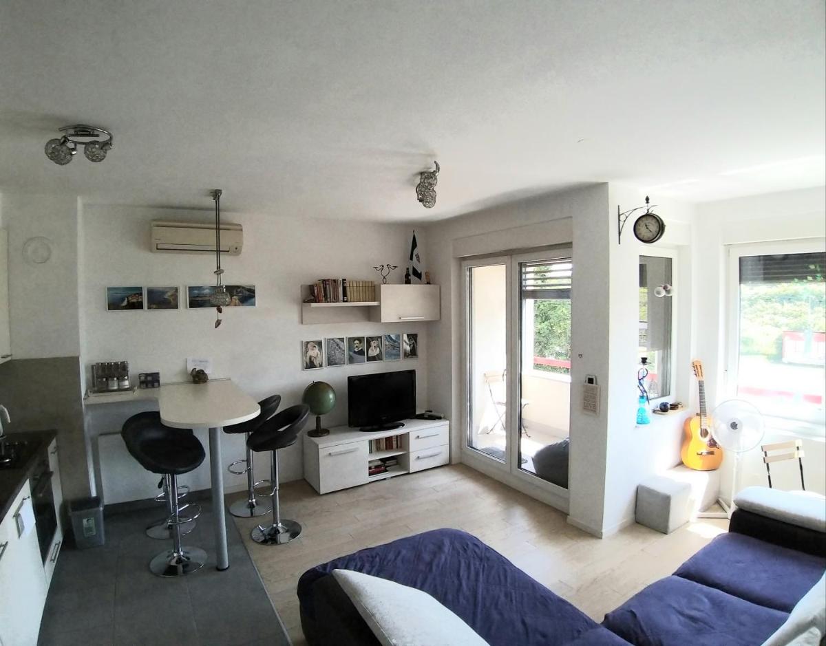 Theos atelier SELF CHECK IN APARTMENT w Free Private Parking - Housity