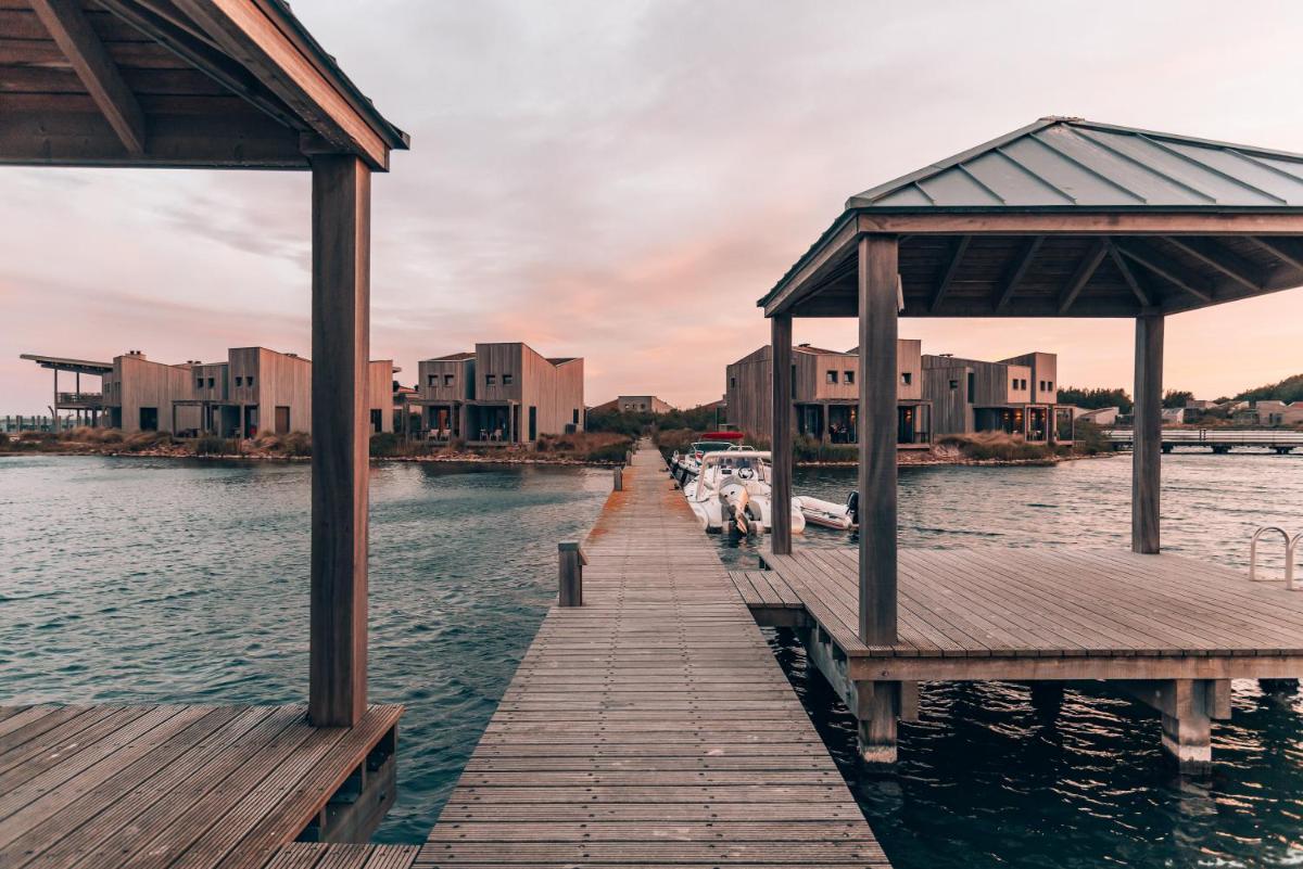 Oasis Punt-West Hotel & Beach Resort - Housity