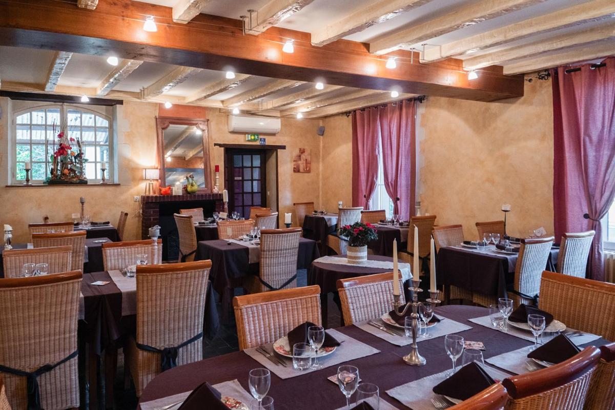 LOGIS-Hôtel Restaurant Auberge Les Vallées Du Perche - Housity