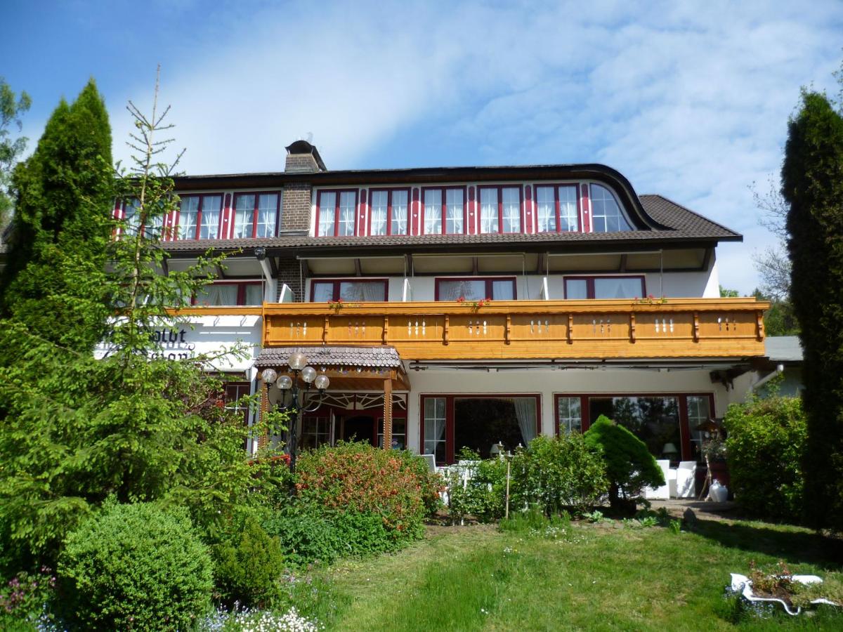 Ein Garten an der Unterkunft Wellness und Romantik Hotel Helmboldt
