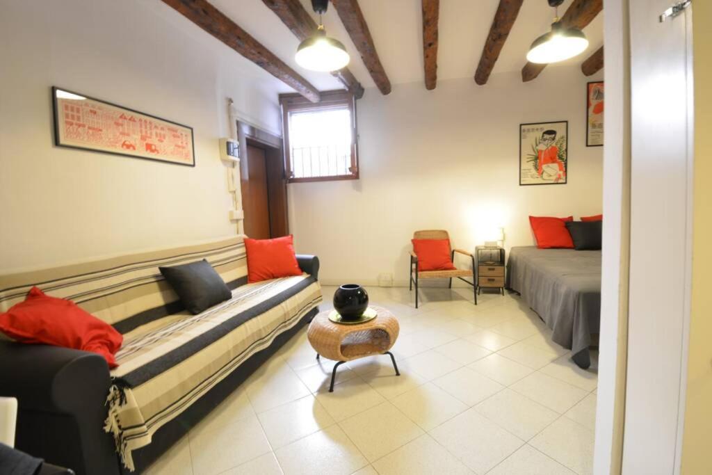 Suitetrails - Carlo's Studio by Venicevillas